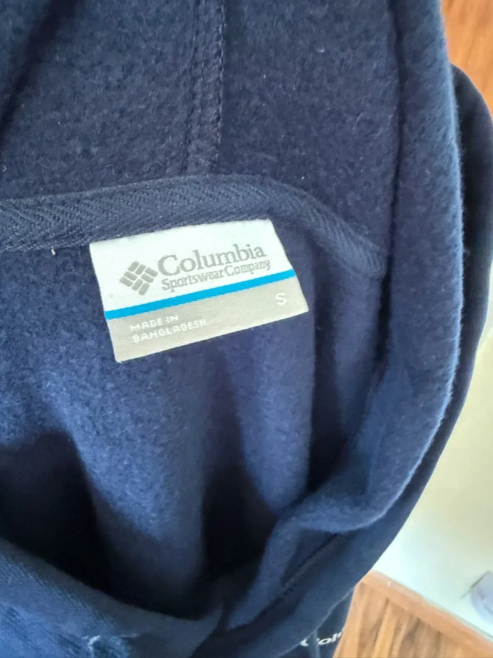 Columbia men’s Dark Blue Hooded Pullover